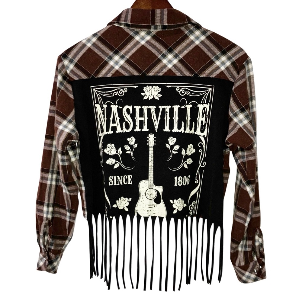 La La Land Creative Co Nashville Cropped Fringe Brown Flannel Pearl Buttons XS - Picture 12 of 13